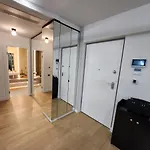 Apartament Creative & Luxury New Of Bucureşti