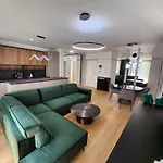 Apartament Creative & Luxury New Of Bucureşti