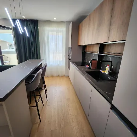 Creative & Luxury New Of * Bükreş