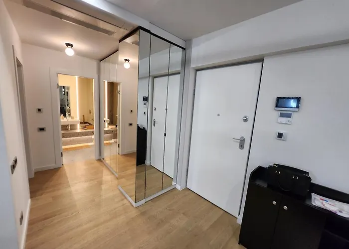 Apartament Creative & Luxury New Of Bucureşti