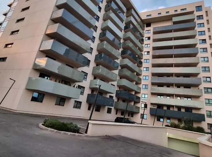 Creative & Luxury New Of * Bucureşti