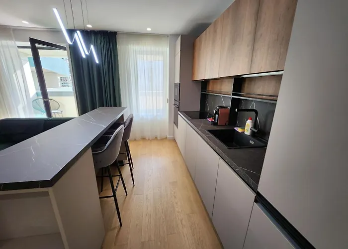 Creative & Luxury New Of * Bükreş